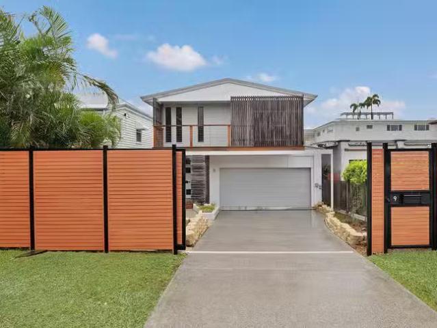 Rental! 4 BR 9 Worden Street, Morningside, QLD 4170