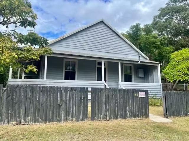 Just in! 4 BR B5 Colliery Road, Catherine Hill Bay House for r.