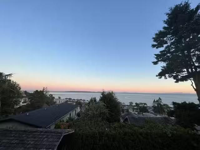 For Rent! 4 BR House for rent in White Rock, South Surrey Whit.