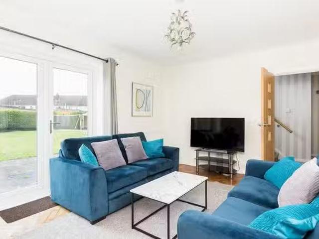 Nice 4 BR Lee Road