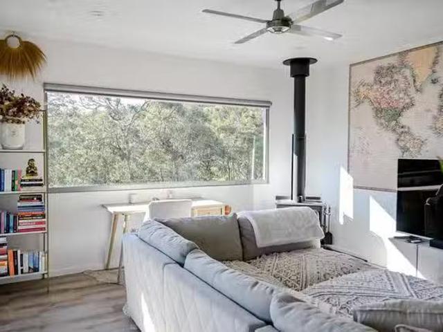 Cheap 4 BR Stern Court