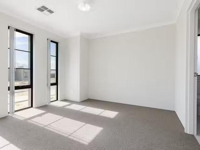 Unique 4 Gambier Grove, Eglinton, WA 6034