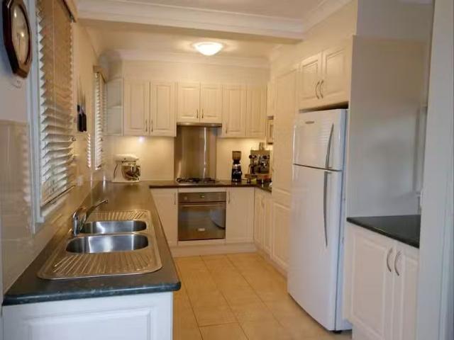 For Rent! 4 Day Avenue, Hobartville NSW 2753