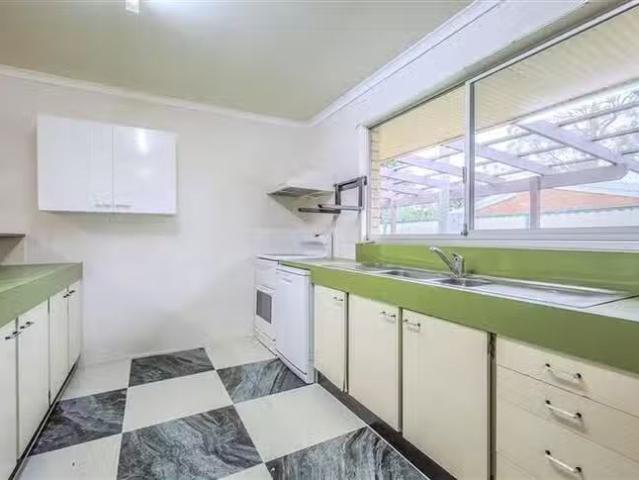 Deal! 4 Firefly Street, Durack, QLD 4077