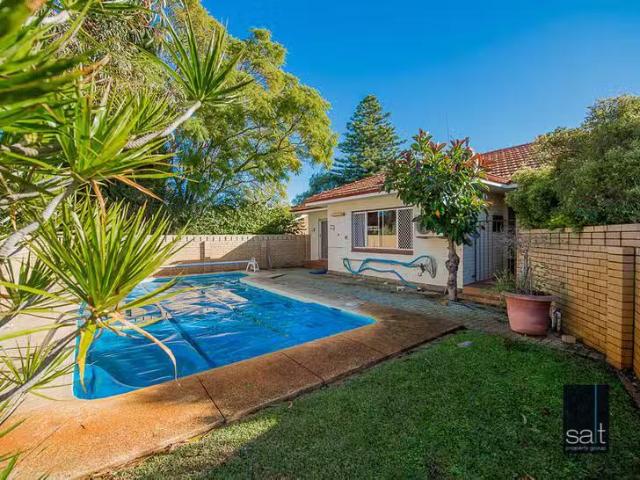 Cozy 4 Janet Street, Rossmoyne, WA 6148