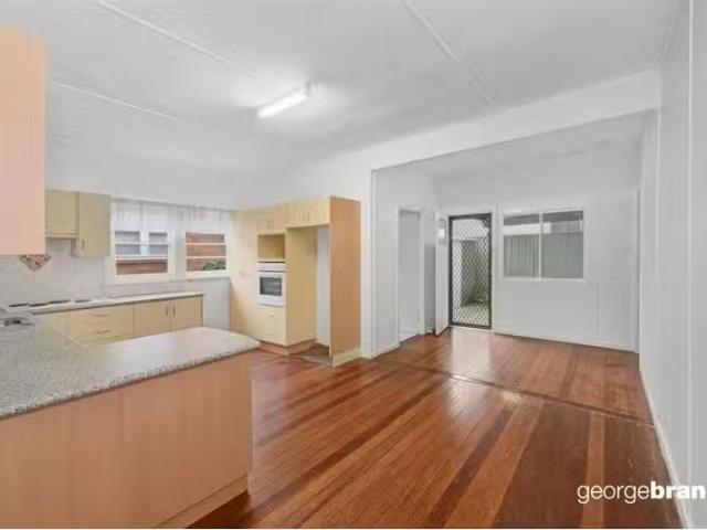 Charming 4 Jaques Street, Ourimbah House for rent Listed by K.