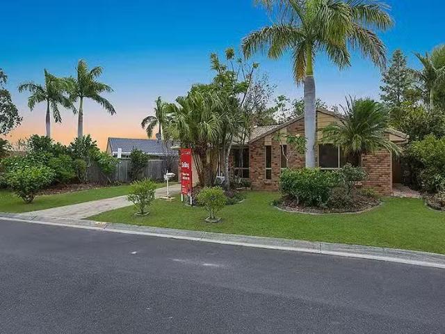 Nice 4 Largo Place, Varsity Lakes, QLD 4227