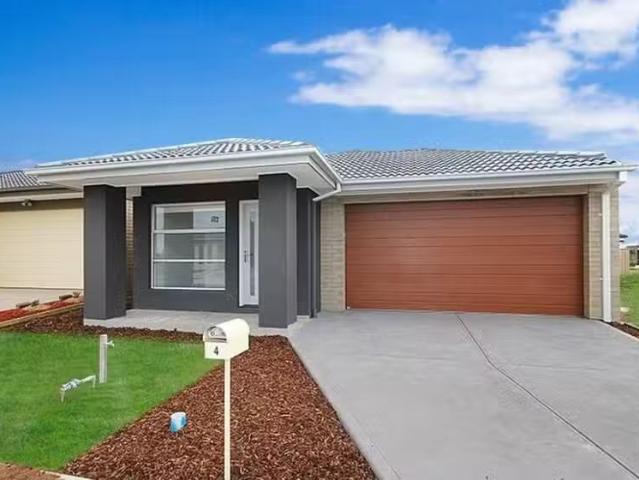 Deal! 4 Lismore Road, Point Cook VIC 3030