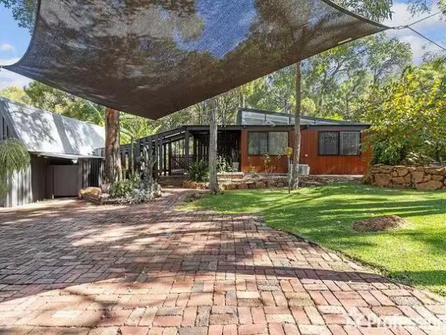 For Rent! 4 Merton Road, Roleystone, WA 6111