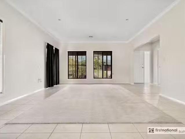 Just in! 4 Shackleton Close, Windradyne, NSW 2795