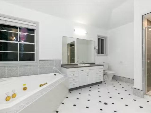 For Rent! 4 St Andrews Drive, Pymble House for rent Listed by.