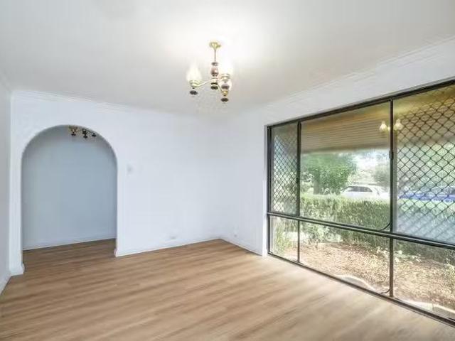 Rental! 4 Stamos Court, Kardinya, WA 6163