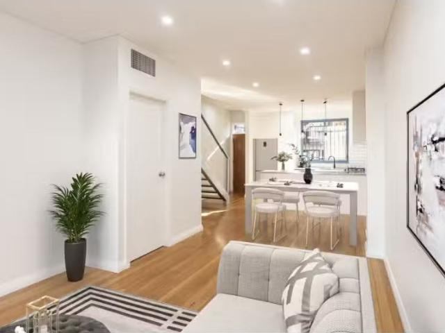 Just in! 4 Steel Street, SURRY HILLS House for rent Listed by.