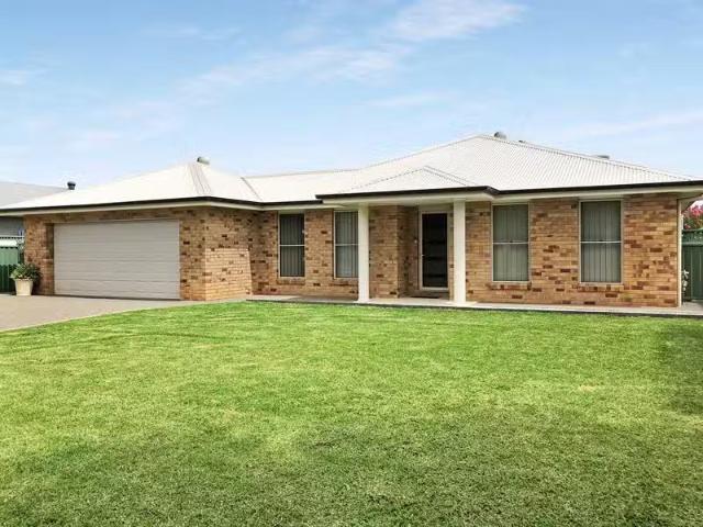New 4 Ripple Court, DUBBO House for rent Listed by Chloe Arno.
