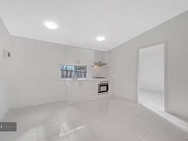 Deal! 4A Candlenut Grove, Parklea, NSW 2768