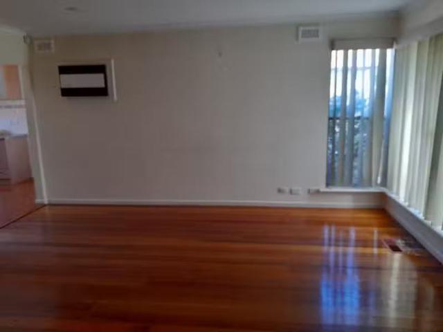 For Rent! 54 Nyah Street, Keilor East VIC 3033
