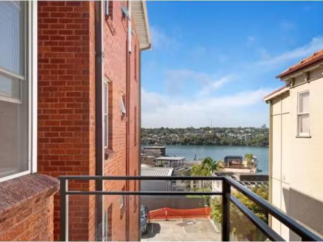 Deal! 5/4 Napier Street, Drummoyne Apartment for rent Listed.