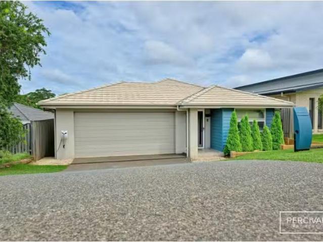 Cozy 54 Brierley Avenue, Port Macquarie House for rent Listed.