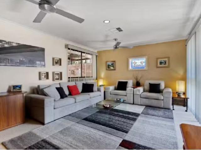 Rental! 54 Lyn Circuit, Jamisontown House for rent Listed by.