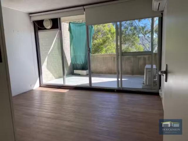 Unique 5/4 Wilkins Street, MAWSON Apartment for rent Listed b.
