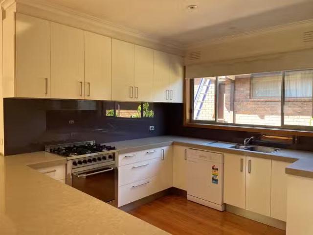 For Rent! 56 Gloucester Drive, Heidelberg VIC 3084
