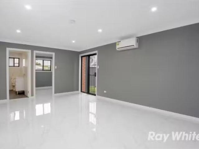 Deal! 577a Luxford Road, SHALVEY House for rent Listed by Ala.