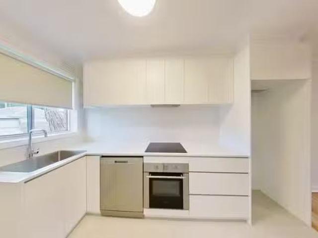 Charming 5/7 Curtain Street, Kingsbury VIC 3083