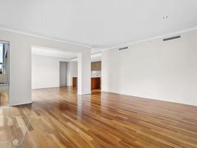 Nice 58 Breaksea Drive, North Coogee, WA 6163