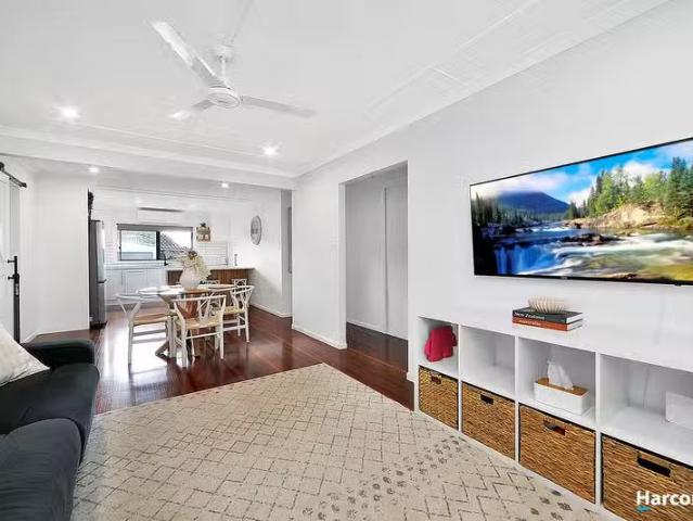 Just in! 59 Dunn Road, AVENELL HEIGHTS, QLD 4670 House for R.