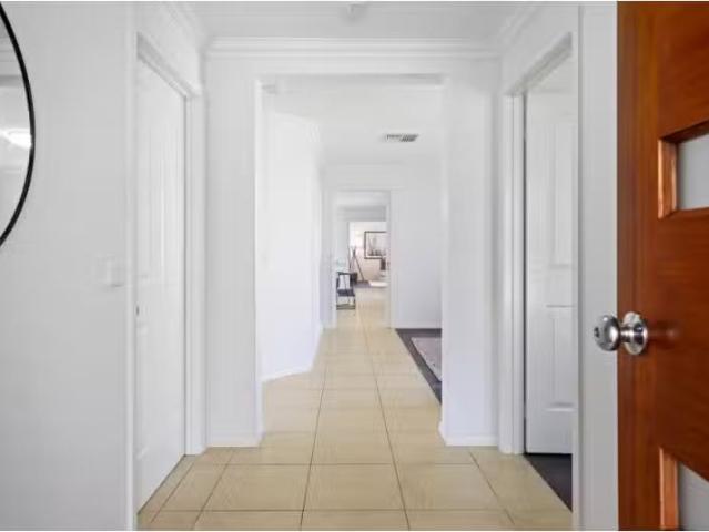 Deal! 59 Egret Way, THURGOONA House for rent Listed by Sarah.