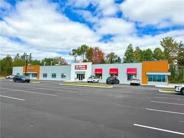 For Rent! 50 Rufin St, Dieppe, NB, E1A 8J8 commercial for le.