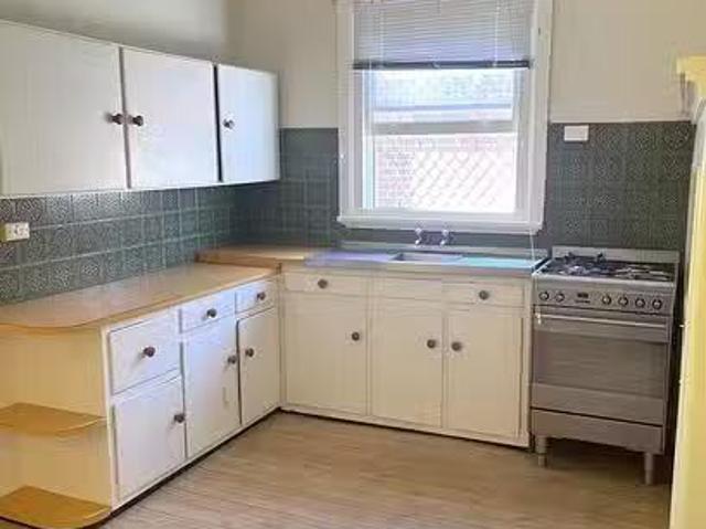 Cheap 50 Roseberry Avenue, South Perth, WA 6151