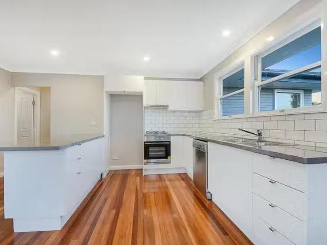 Rental! 51 Basnett Street, Chermside West, QLD 4032