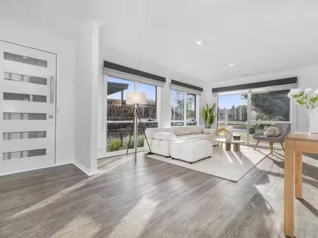 Rental! 51 Bryden Drive, Ferntree Gully, VIC 3156