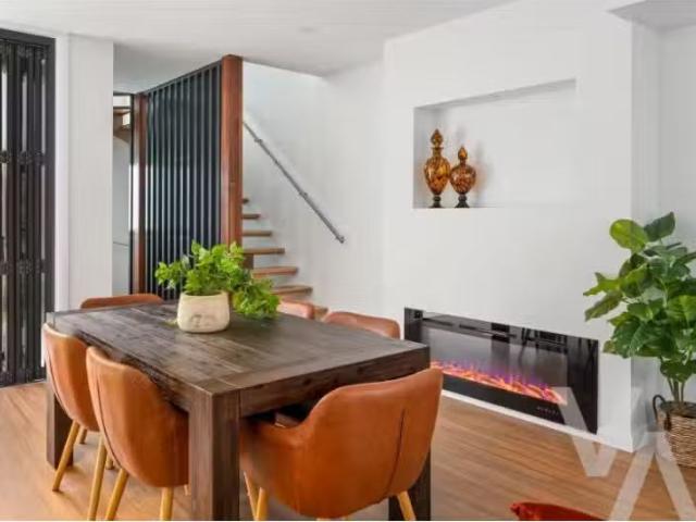 New 5/1 Jenner Parade, Hamilton South Townhouse for rent List.