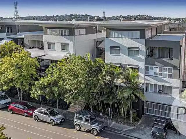 Cozy 52/48 Chermside Street, Teneriffe, QLD 4005