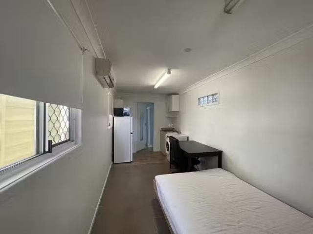 Cozy 5/258 Hawken Drive, Saint Lucia, QLD 4067