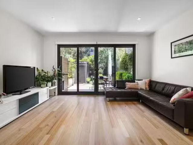 Cheap 526 Park Street, Princes Hill, VIC 3054