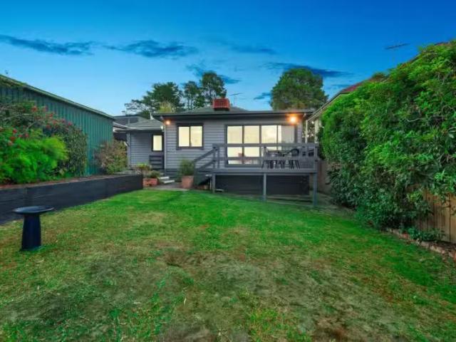 Nice 52 Foch Street, Box Hill South VIC 3128 House For Lease