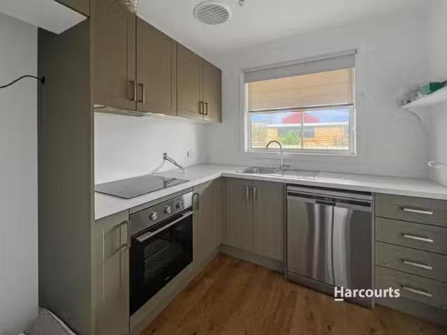 Cozy 5/2A Jermyn Street Ulverstone, ULVERSTONE, TAS 7315 Hou.