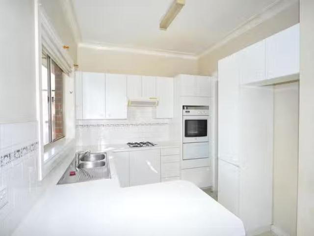 For Rent! 5/2A Junction Street, Mortdale, NSW 2223