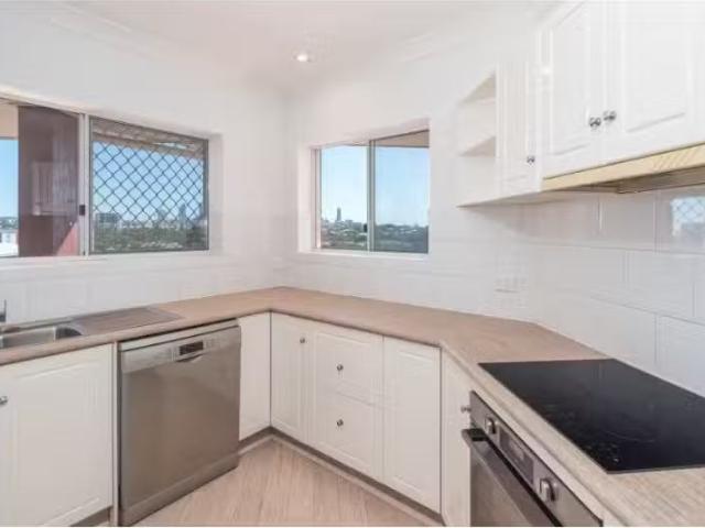 Deal! 5/37 Ninth Avenue, COORPAROO Apartment for rent Listed.