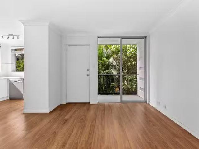 Cozy 5/3 Little Street, Albion QLD 4010