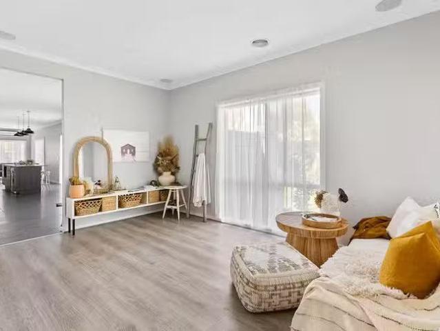 Cozy 5 Castlemaine Walk, Eynesbury, VIC 3338
