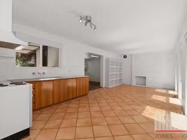 Cheap 5 Clipper Place, Yanchep, WA 6035