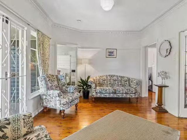 Charming 5 Boulton Terrace, Toowoomba City, QLD 4350