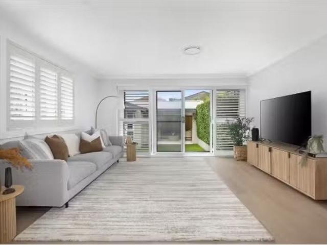 Deal! 5 BR 10 Kingsford Street, Maroubra House for rent Liste.