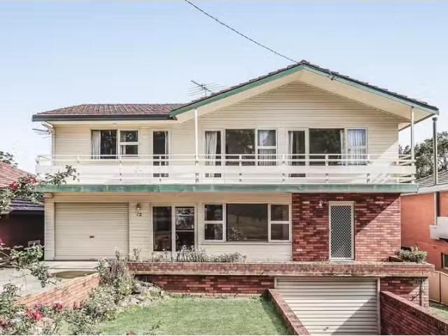 Cozy 5 BR 12 Sunshine Parade, Peakhurst Heights House for rent.