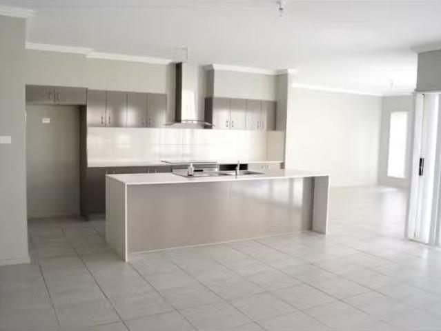 Just in! 5 BR 13E Wilton Drive, East Maitland House for rent.