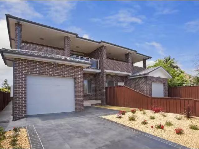 Charming 5 BR 143 Faraday Road, Padstow Townhouse for rent Li.